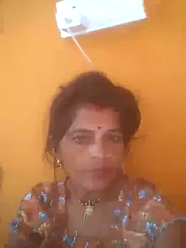 Snapshot of Hott_cutgirl chatting on 10.05.25 Hott cutgirl online show from 10.05.25