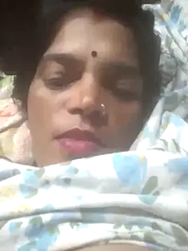 Snapshot of Hott_cutgirl chatting on 11.14.25 Hott cutgirl online show from 11.14.25