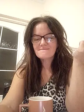 Snapshot of ValeriaLove43211 chatting on 10.05.25 ValeriaLove43211 online show from 10.05.25