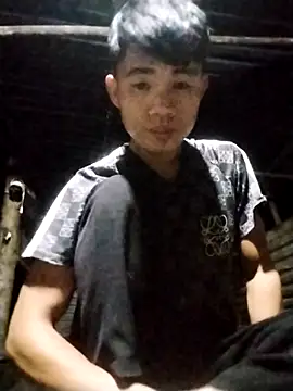 Snapshot of Nhyy_xx chatting on 10.18.25 Nhyy xx online show from 10.18.25