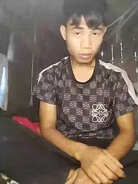 Snapshot of Nhyy_xx chatting on 10.21.25 Nhyy xx online show from 10.21.25