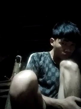 Snapshot of Nhyy_xx chatting on 10.25.25 Nhyy xx online show from 10.25.25