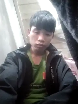 Snapshot of Nhyy_xx chatting on 11.17.25 Nhyy xx online show from 11.17.25