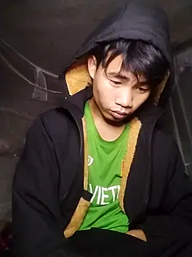 Snapshot of Nhyy_xx chatting on 11.19.25 Nhyy xx online show from 11.19.25