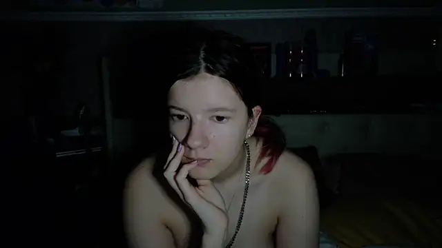 Snapshot of Hot_SkinnyGirl chatting on 04.15.26 Hot SkinnyGirl online show from 04.15.26