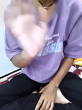 sassyishhu76 online show from 10.17.25