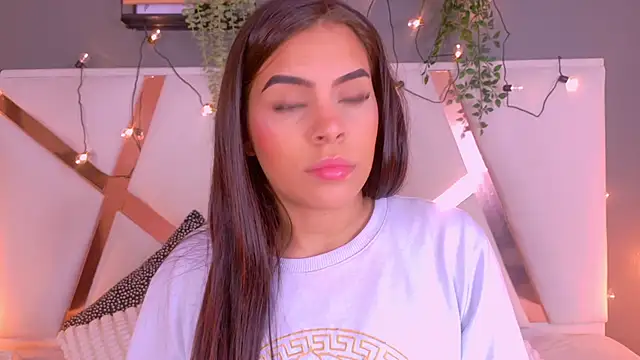 Snapshot of KeendraFox_ chatting on 09.29.25 KeendraFox online show from 09.29.25