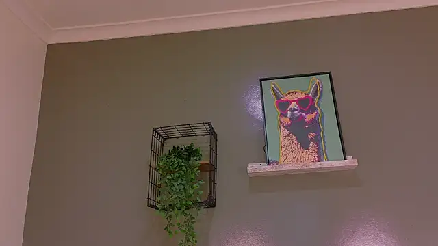 Snapshot of KeendraFox_ chatting on 10.17.25 KeendraFox online show from 10.17.25