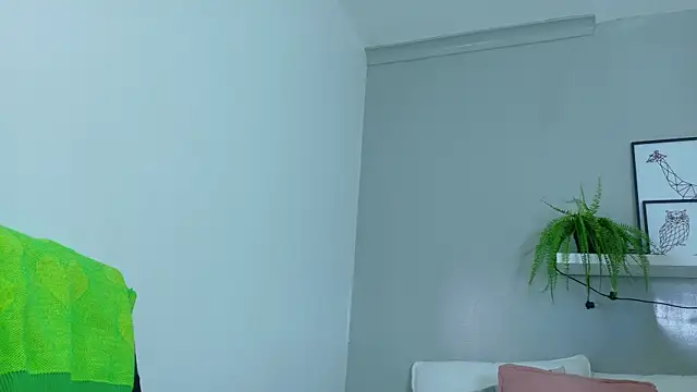 Snapshot of KeendraFox_ chatting on 10.25.25 KeendraFox online show from 10.25.25