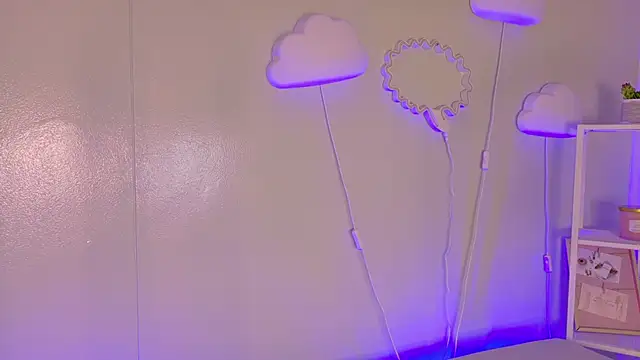 KeendraFox  online show from 04.23.26