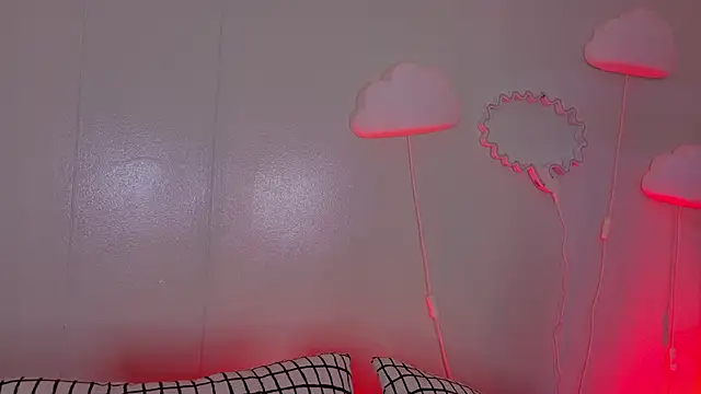 KeendraFox  online show from 04.25.26