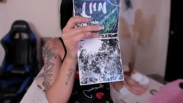 Snapshot of SofiaClarkson chatting on 11.15.25 SofiaClarkson online show from 11.15.25