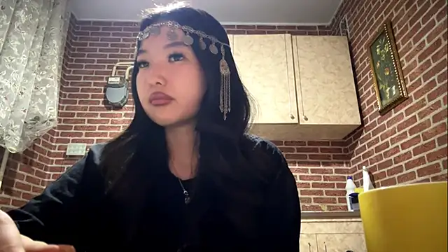 EmmaLeexth online show from 02.19.26