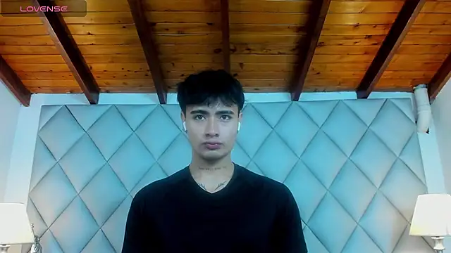 Snapshot of Clement_Reyes chatting on 11.28.25 Clement Reyes online show from 11.28.25