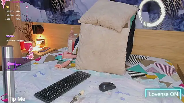 Anabacker01 online show from 10.18.25