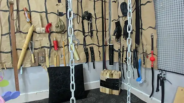 Snapshot of BDSM_MEDUZA chatting on 04.30.26 BDSM MEDUZA online show from 04.30.26