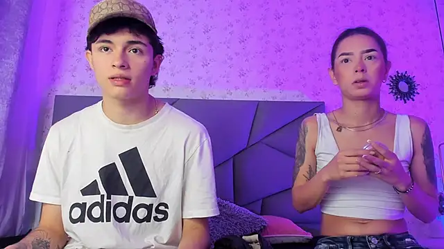 Snapshot of meganandtylerr19 chatting on 11.26.25 meganandtylerr19 online show from 11.26.25