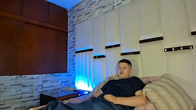 ANLLELOAndANGELA online show from 04.15.26