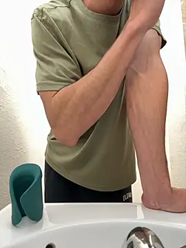 Snapshot of gymratforyouu chatting on 11.07.25 gymratforyouu online show from 11.07.25