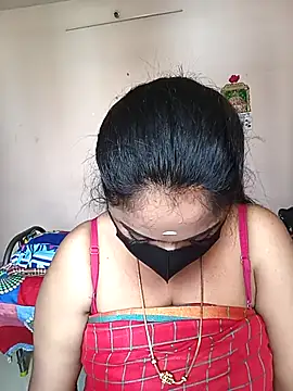 Snapshot of queendivya chatting on 05.13.26 queendivya online show from 05.13.26