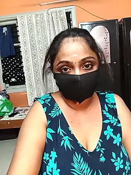 Snapshot of queendivya chatting on 05.13.26 queendivya online show from 05.13.26