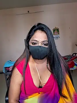 Snapshot of queendivya chatting on 05.19.26 queendivya online show from 05.19.26
