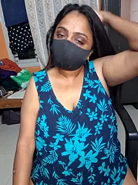 Snapshot of queendivya chatting on 05.25.26 queendivya online show from 05.25.26