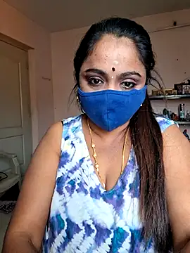 Snapshot of queendivya chatting on 06.25.26 queendivya online show from 06.25.26