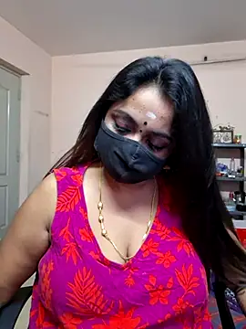 Snapshot of queendivya chatting on 06.27.26 queendivya online show from 06.27.26