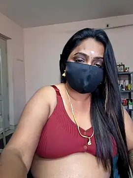 Snapshot of queendivya chatting on 07.18.26 queendivya online show from 07.18.26