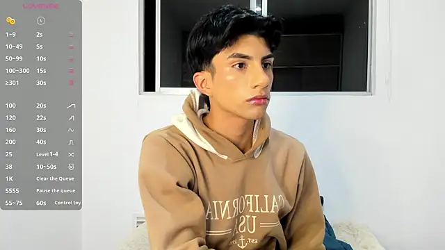 Snapshot of Erick_Velveth chatting on 05.26.26 Erick Velveth online show from 05.26.26