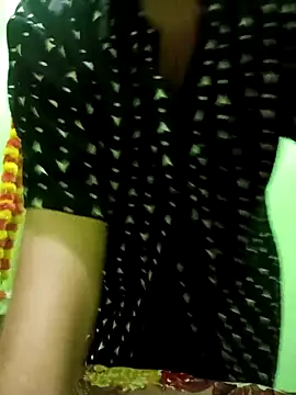 Snapshot of sanaya_3 chatting on 02.17.26 sanaya 3 online show from 02.17.26