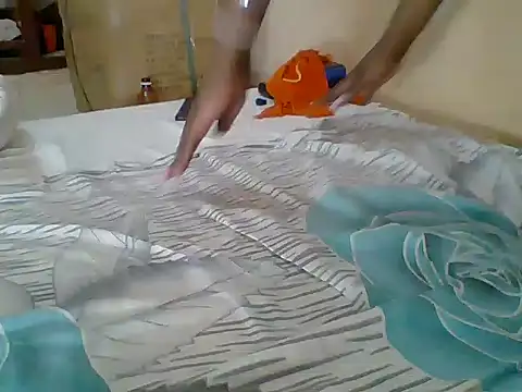 Snapshot of Suprice21 chatting on 10.10.25 Suprice21 online show from 10.10.25