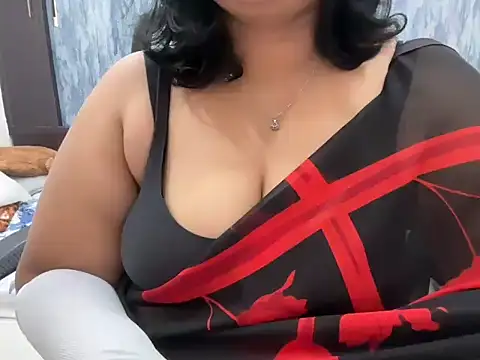 Snapshot of divya-jannu chatting on 10.10.25 divya-jannu online show from 10.10.25