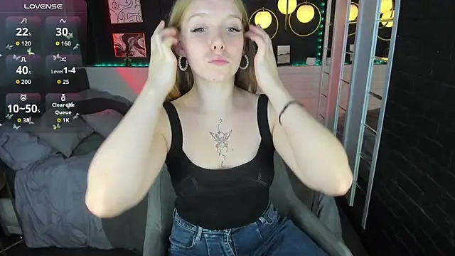 Layla Glam online show from 10.01.25