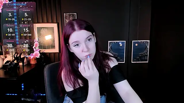 Layla Glam online show from 03.03.26