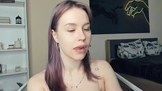 Snapshot of MaliaBourraine chatting on 06.15.26 MaliaBourraine online show from 06.15.26