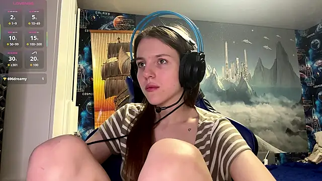 Elira Breeze online show from 02.26.26