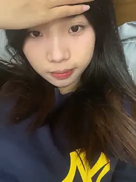 -Tania- online show from 10.18.25