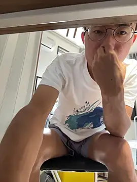 leeyoung  online show from 10.17.25