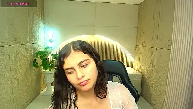 Snapshot of dany_r_ chatting on 11.29.25 dany r online show from 11.29.25