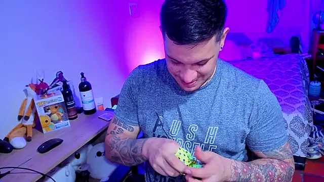 Snapshot of ryden_01 chatting on 10.01.25 ryden 01 online show from 10.01.25