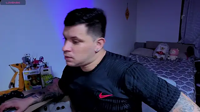 Snapshot of ryden_01 chatting on 10.07.25 ryden 01 online show from 10.07.25