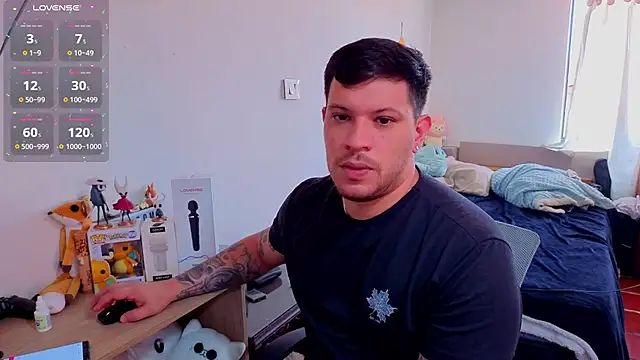 Snapshot of ryden_01 chatting on 10.19.25 ryden 01 online show from 10.19.25