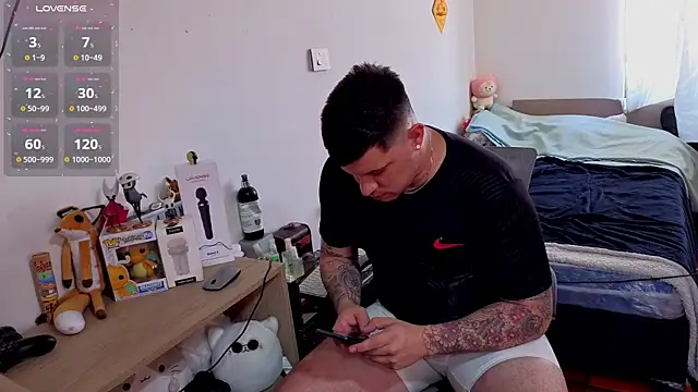 Snapshot of ryden_01 chatting on 11.09.25 ryden 01 online show from 11.09.25