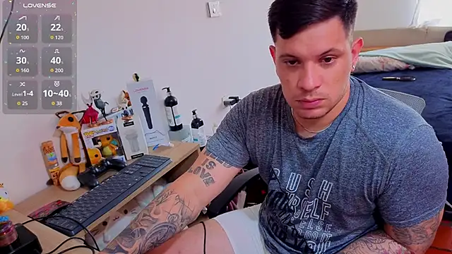 Snapshot of ryden_01 chatting on 11.11.25 ryden 01 online show from 11.11.25