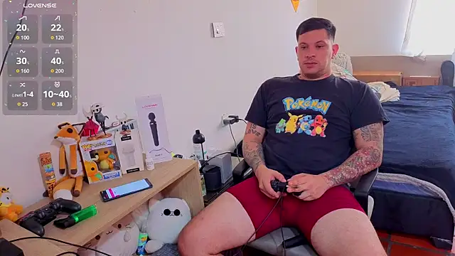 Snapshot of ryden_01 chatting on 11.12.25 ryden 01 online show from 11.12.25