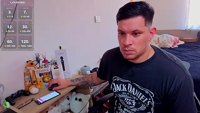 Snapshot of ryden_01 chatting on 11.14.25 ryden 01 online show from 11.14.25