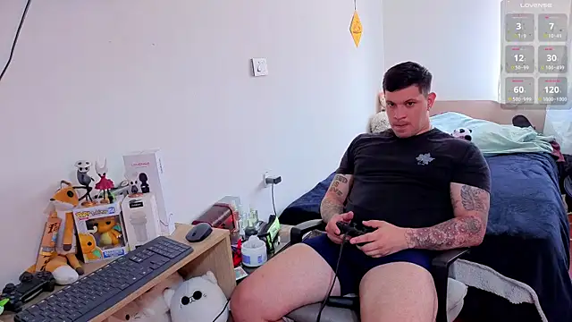 Snapshot of ryden_01 chatting on 11.23.25 ryden 01 online show from 11.23.25