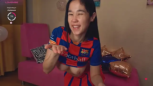 Snapshot of Reina__chan chatting on 02.01.26 Reina chan online show from 02.01.26